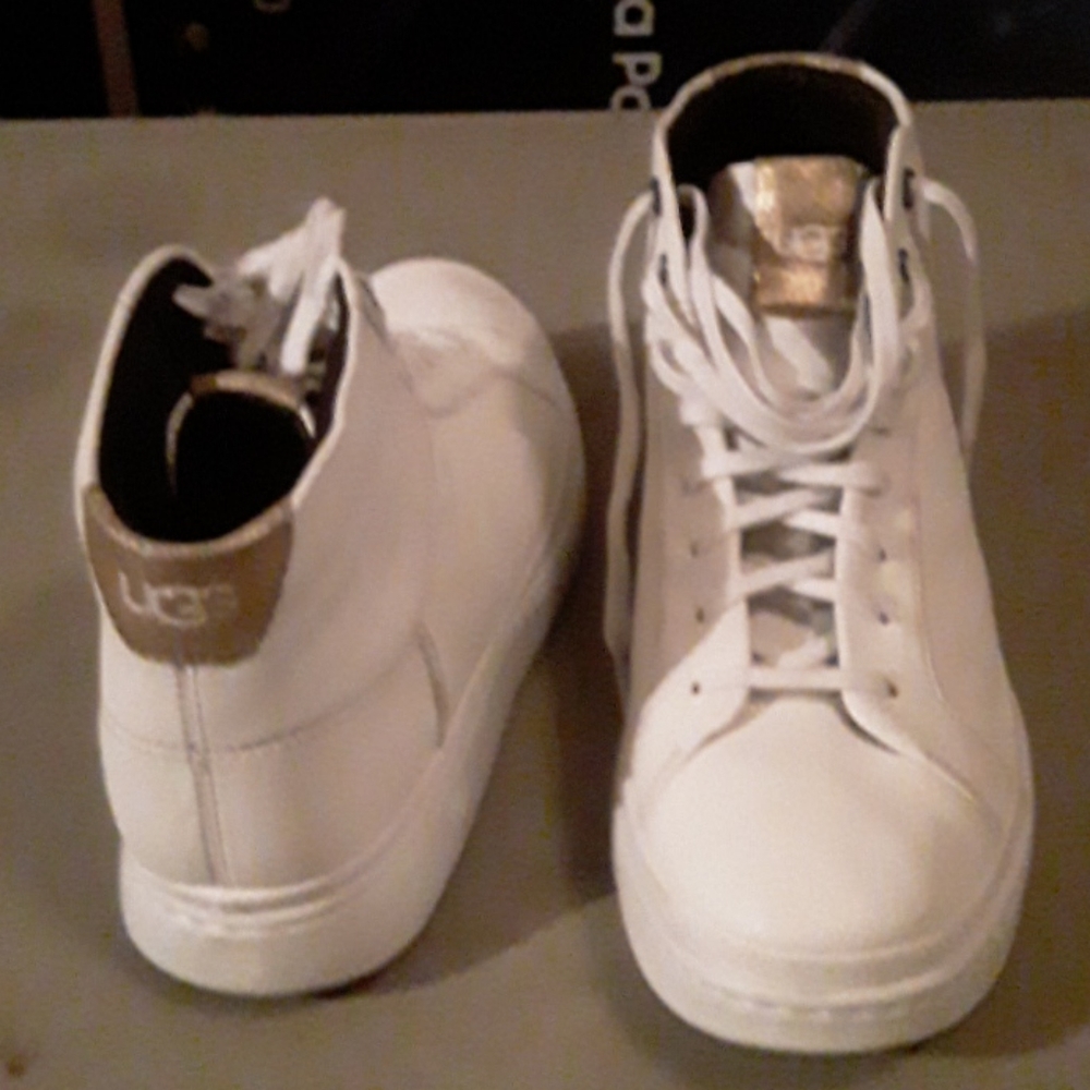 Mens UGG shoe